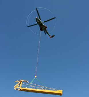 Transport d'éléments de grue à tour pour montage